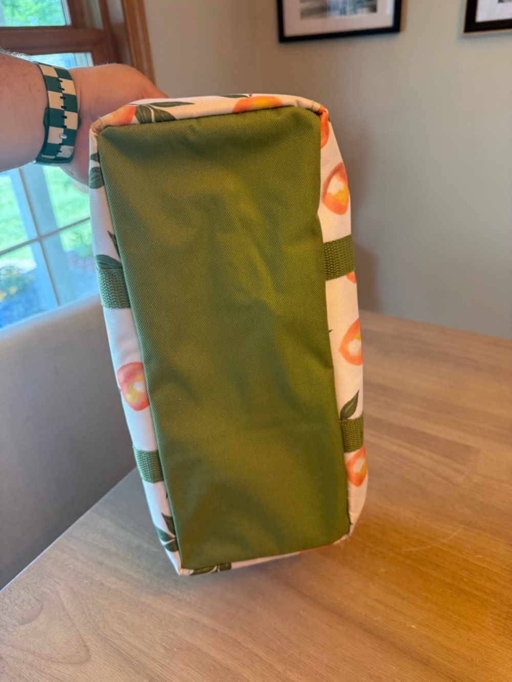 Thirty-One Tiny Utility Tote in the Peach Paradise print - Picture 4 of 7